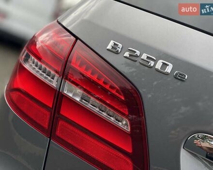 Серый Мерседес Б-класс, объемом двигателя 0 л и пробегом 115 тыс. км за 10999 $, фото 99 на Automoto.ua