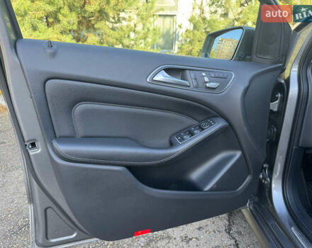 Серый Мерседес Б-класс, объемом двигателя 0 л и пробегом 150 тыс. км за 9850 $, фото 9 на Automoto.ua