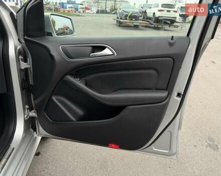 Сірий Мерседес Б-клас, об'ємом двигуна 0 л та пробігом 159 тис. км за 9400 $, фото 22 на Automoto.ua