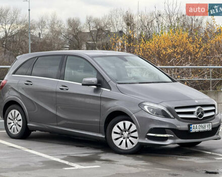 Сірий Мерседес Б-клас, об'ємом двигуна 0 л та пробігом 63 тис. км за 12900 $, фото 2 на Automoto.ua