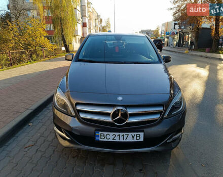 Сірий Мерседес Б-клас, об'ємом двигуна 0 л та пробігом 139 тис. км за 10400 $, фото 27 на Automoto.ua