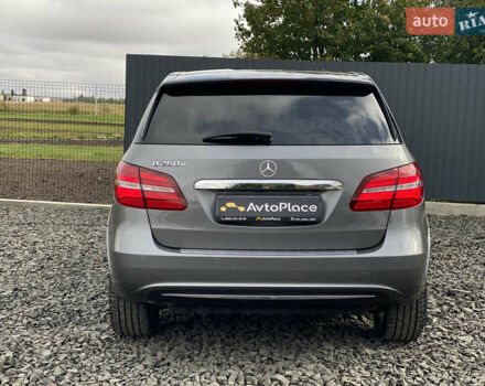 Серый Мерседес Б-класс, объемом двигателя 0 л и пробегом 115 тыс. км за 10999 $, фото 85 на Automoto.ua