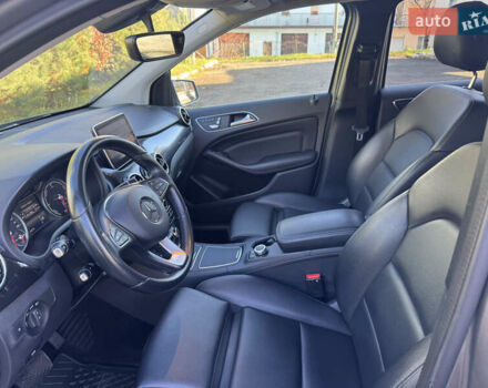 Серый Мерседес Б-класс, объемом двигателя 0 л и пробегом 150 тыс. км за 9850 $, фото 8 на Automoto.ua