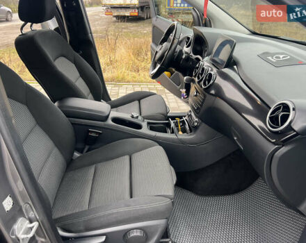 Сірий Мерседес Б-клас, об'ємом двигуна 0 л та пробігом 139 тис. км за 10400 $, фото 23 на Automoto.ua