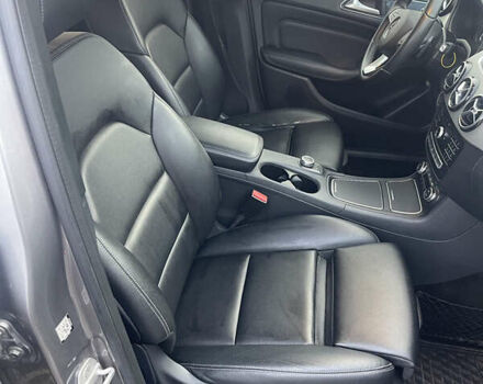 Сірий Мерседес Б-клас, об'ємом двигуна 0 л та пробігом 142 тис. км за 11800 $, фото 13 на Automoto.ua