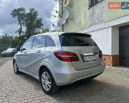 Сірий Мерседес Б-клас, об'ємом двигуна 0 л та пробігом 153 тис. км за 10500 $, фото 3 на Automoto.ua