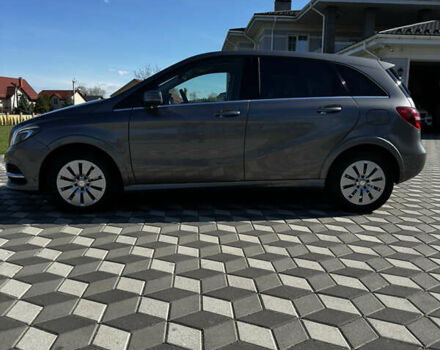 Серый Мерседес Б-класс, объемом двигателя 0 л и пробегом 63 тыс. км за 12900 $, фото 5 на Automoto.ua