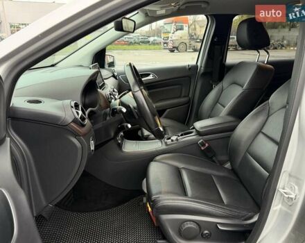 Сірий Мерседес Б-клас, об'ємом двигуна 0 л та пробігом 159 тис. км за 9400 $, фото 13 на Automoto.ua