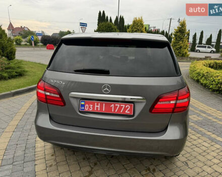 Сірий Мерседес Б-клас, об'ємом двигуна 0 л та пробігом 70 тис. км за 10750 $, фото 8 на Automoto.ua