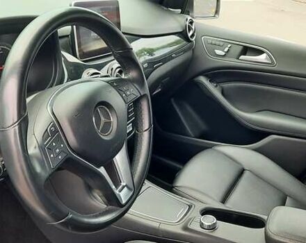 Серый Мерседес Б-класс, объемом двигателя 0 л и пробегом 44 тыс. км за 22000 $, фото 2 на Automoto.ua