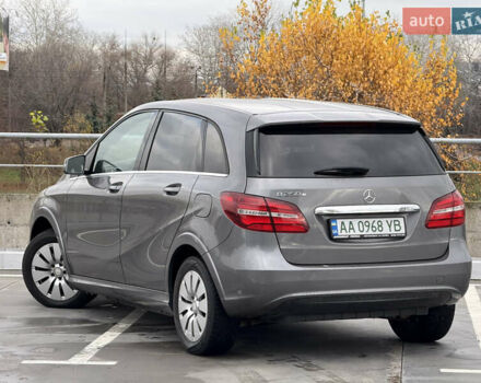 Сірий Мерседес Б-клас, об'ємом двигуна 0 л та пробігом 63 тис. км за 12900 $, фото 8 на Automoto.ua