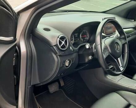 Серый Мерседес Б-класс, объемом двигателя 0 л и пробегом 44 тыс. км за 22000 $, фото 3 на Automoto.ua