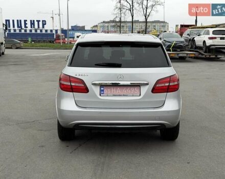 Сірий Мерседес Б-клас, об'ємом двигуна 0 л та пробігом 159 тис. км за 9400 $, фото 6 на Automoto.ua