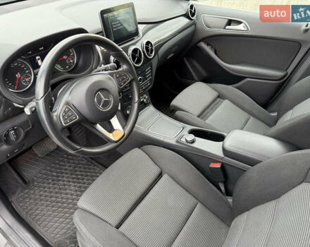 Сірий Мерседес Б-клас, об'ємом двигуна 0 л та пробігом 63 тис. км за 12900 $, фото 11 на Automoto.ua