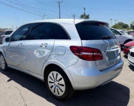 Сірий Мерседес Б-клас, об'ємом двигуна 0 л та пробігом 73 тис. км за 2700 $, фото 2 на Automoto.ua