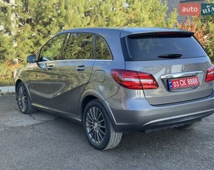 Серый Мерседес Б-класс, объемом двигателя 0 л и пробегом 150 тыс. км за 9850 $, фото 5 на Automoto.ua