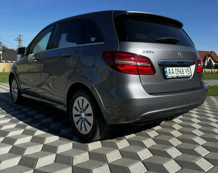 Серый Мерседес Б-класс, объемом двигателя 0 л и пробегом 63 тыс. км за 12900 $, фото 9 на Automoto.ua