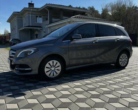 Серый Мерседес Б-класс, объемом двигателя 0 л и пробегом 63 тыс. км за 12900 $, фото 3 на Automoto.ua