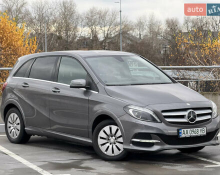 Сірий Мерседес Б-клас, об'ємом двигуна 0 л та пробігом 63 тис. км за 12900 $, фото 1 на Automoto.ua