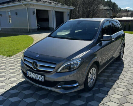 Серый Мерседес Б-класс, объемом двигателя 0 л и пробегом 63 тыс. км за 12900 $, фото 1 на Automoto.ua