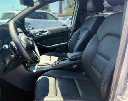 Сірий Мерседес Б-клас, об'ємом двигуна 0 л та пробігом 73 тис. км за 2700 $, фото 6 на Automoto.ua