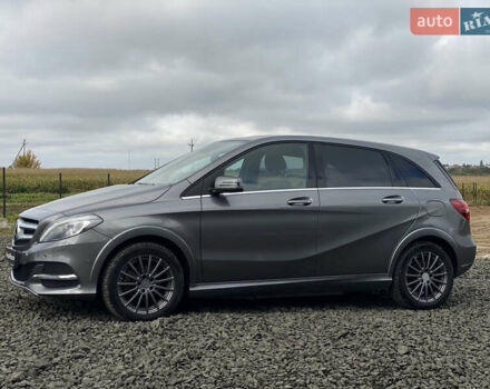 Серый Мерседес Б-класс, объемом двигателя 0 л и пробегом 115 тыс. км за 10999 $, фото 77 на Automoto.ua