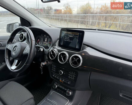 Сірий Мерседес Б-клас, об'ємом двигуна 0 л та пробігом 63 тис. км за 12900 $, фото 17 на Automoto.ua