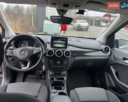 Сірий Мерседес Б-клас, об'ємом двигуна 0 л та пробігом 139 тис. км за 10400 $, фото 17 на Automoto.ua