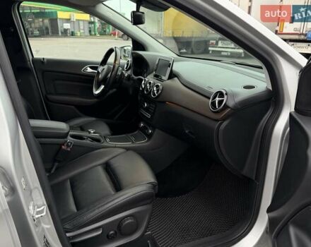 Сірий Мерседес Б-клас, об'ємом двигуна 0 л та пробігом 159 тис. км за 9400 $, фото 20 на Automoto.ua