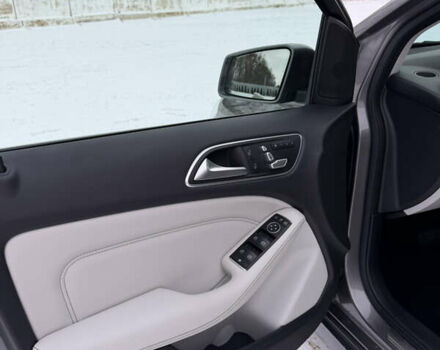 Серый Мерседес Б-класс, объемом двигателя 0 л и пробегом 92 тыс. км за 10800 $, фото 11 на Automoto.ua