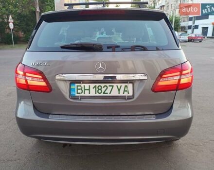 Сірий Мерседес Б-клас, об'ємом двигуна 0 л та пробігом 56 тис. км за 15200 $, фото 3 на Automoto.ua