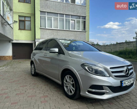 Сірий Мерседес Б-клас, об'ємом двигуна 0 л та пробігом 153 тис. км за 10500 $, фото 5 на Automoto.ua