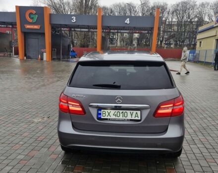 Сірий Мерседес Б-клас, об'ємом двигуна 0 л та пробігом 125 тис. км за 10500 $, фото 5 на Automoto.ua