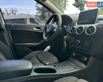 Сірий Мерседес Б-клас, об'ємом двигуна 0 л та пробігом 153 тис. км за 10500 $, фото 12 на Automoto.ua