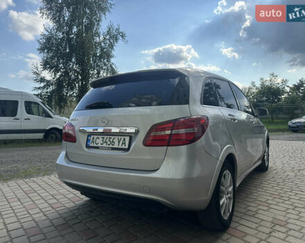 Сірий Мерседес Б-клас, об'ємом двигуна 0 л та пробігом 153 тис. км за 10500 $, фото 4 на Automoto.ua