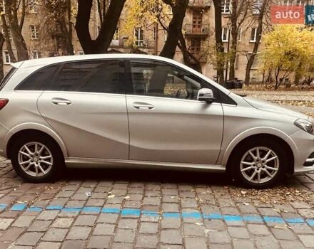 Серый Мерседес Б-класс, объемом двигателя 0 л и пробегом 133 тыс. км за 10500 $, фото 1 на Automoto.ua