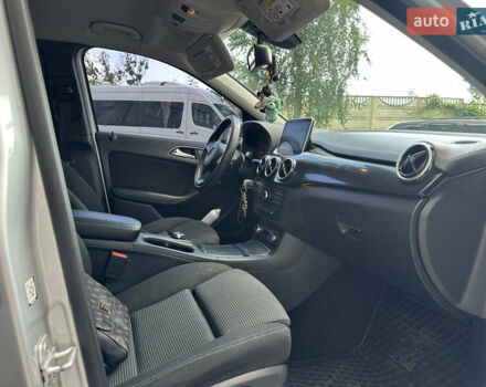 Сірий Мерседес Б-клас, об'ємом двигуна 0 л та пробігом 153 тис. км за 10500 $, фото 13 на Automoto.ua