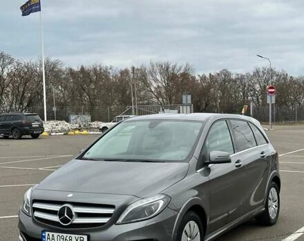 Серый Мерседес Б-класс, объемом двигателя 0 л и пробегом 63 тыс. км за 12500 $, фото 2 на Automoto.ua