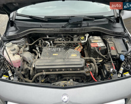 Сірий Мерседес Б-клас, об'ємом двигуна 0 л та пробігом 139 тис. км за 10400 $, фото 26 на Automoto.ua