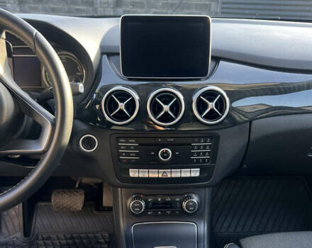 Серый Мерседес Б-класс, объемом двигателя 0 л и пробегом 116 тыс. км за 11700 $, фото 4 на Automoto.ua