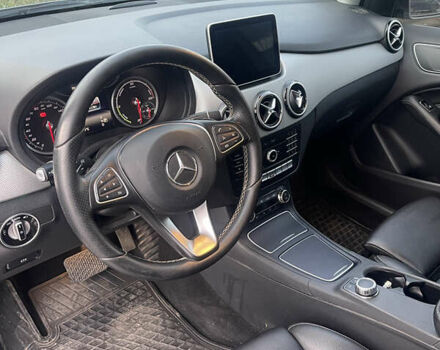 Сірий Мерседес Б-клас, об'ємом двигуна 0 л та пробігом 142 тис. км за 11800 $, фото 11 на Automoto.ua