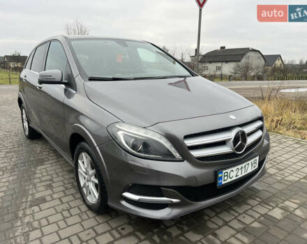 Сірий Мерседес Б-клас, об'ємом двигуна 0 л та пробігом 139 тис. км за 10400 $, фото 2 на Automoto.ua