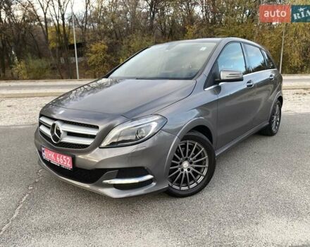 Серый Мерседес Б-класс, объемом двигателя 0 л и пробегом 147 тыс. км за 10900 $, фото 1 на Automoto.ua