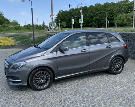 Серый Мерседес Б-класс, объемом двигателя 0 л и пробегом 112 тыс. км за 10300 $, фото 3 на Automoto.ua