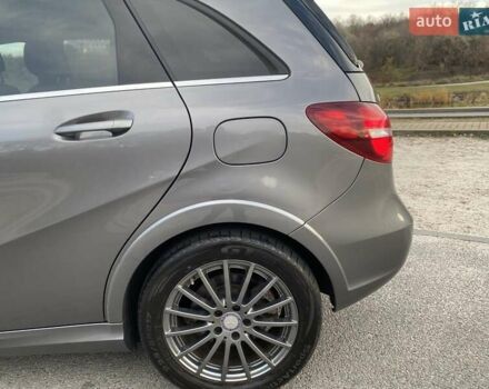 Серый Мерседес Б-класс, объемом двигателя 0 л и пробегом 147 тыс. км за 10900 $, фото 88 на Automoto.ua