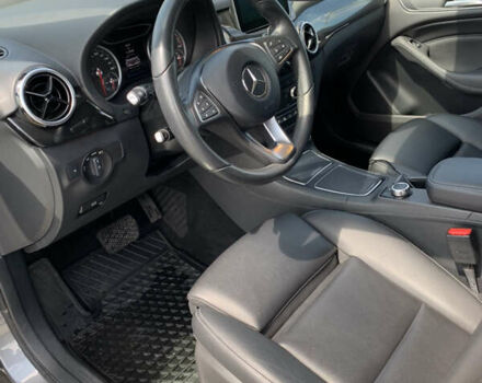 Серый Мерседес Б-класс, объемом двигателя 0 л и пробегом 112 тыс. км за 10300 $, фото 9 на Automoto.ua