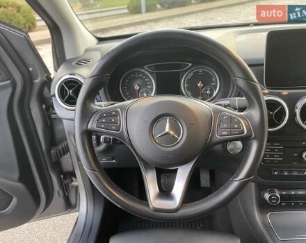 Серый Мерседес Б-класс, объемом двигателя 0 л и пробегом 147 тыс. км за 10900 $, фото 32 на Automoto.ua