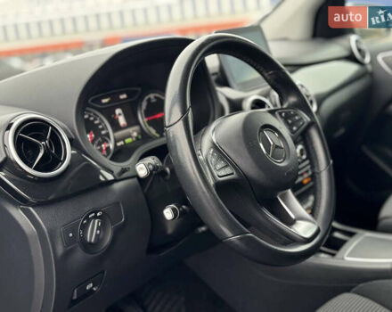 Сірий Мерседес Б-клас, об'ємом двигуна 0 л та пробігом 116 тис. км за 8999 $, фото 25 на Automoto.ua