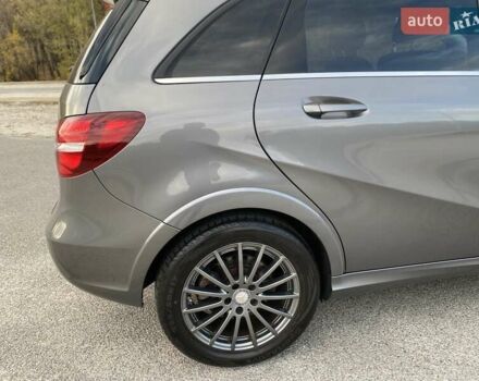 Серый Мерседес Б-класс, объемом двигателя 0 л и пробегом 147 тыс. км за 10900 $, фото 76 на Automoto.ua