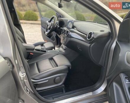 Серый Мерседес Б-класс, объемом двигателя 0 л и пробегом 147 тыс. км за 10900 $, фото 23 на Automoto.ua